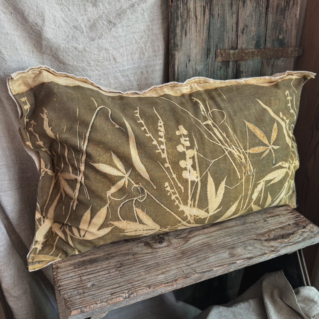 CUSCINO AL CIRMOLO IN CANAPA CON ECOPRINT - V. Natural Lab